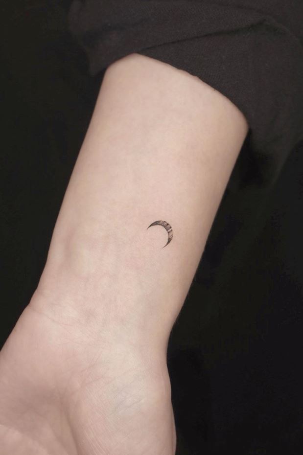 10+ Best Tiny Tattoos For Girls
